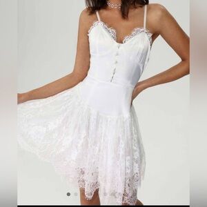 CIDER FLORAL LACE MINI DRESS SIZE L Color White